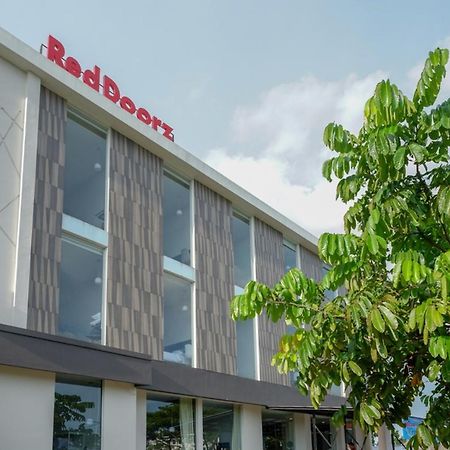 Reddoorz Plus Near Solo Baru ภายนอก รูปภาพ