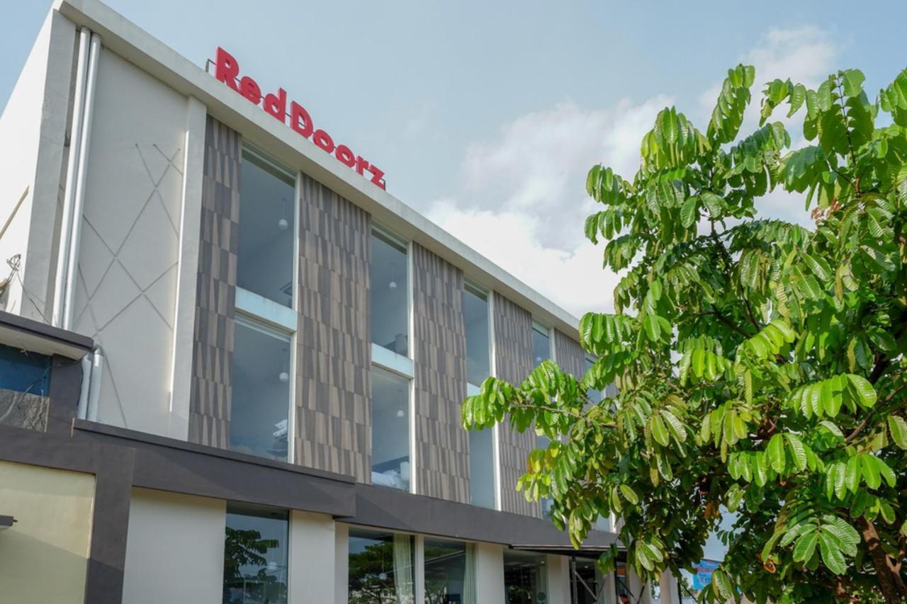 Reddoorz Plus Near Solo Baru ภายนอก รูปภาพ