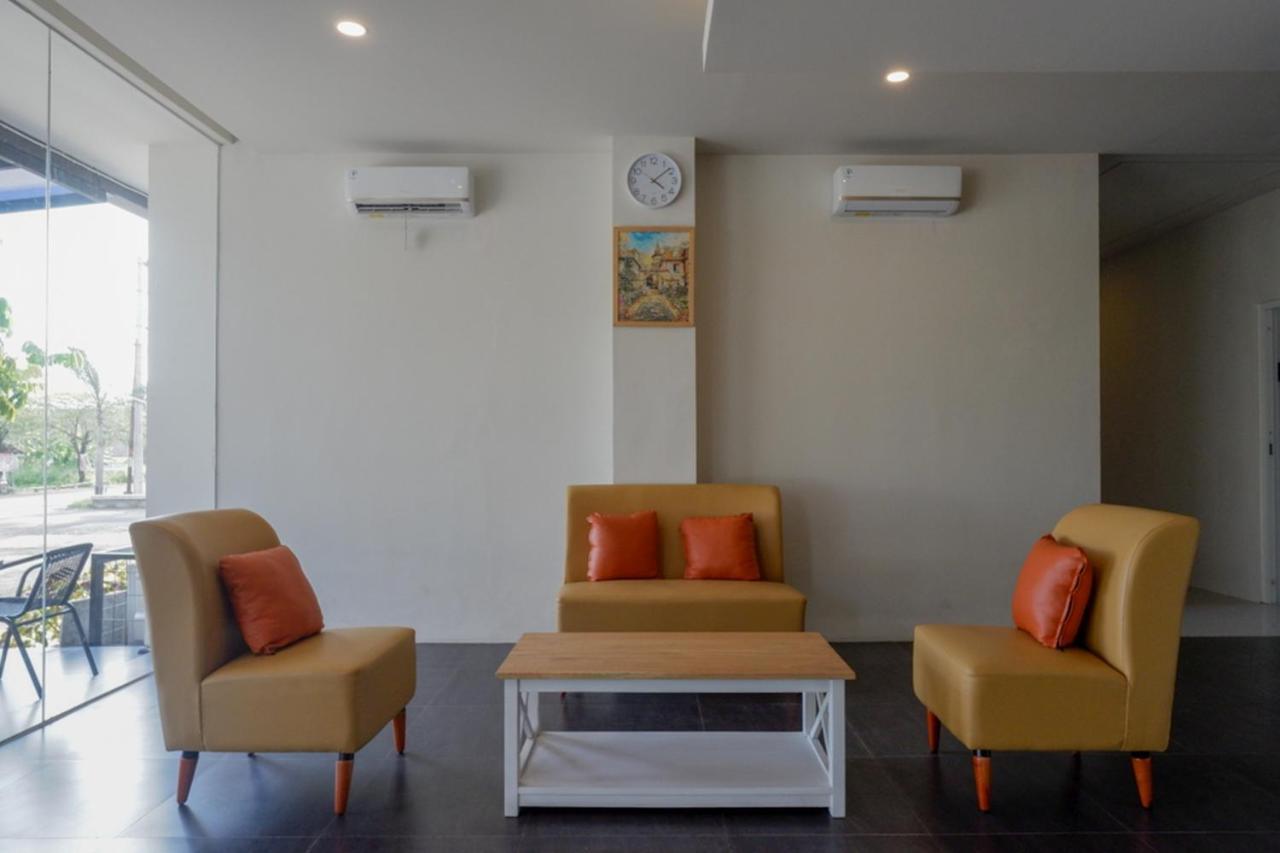Reddoorz Plus Near Solo Baru ภายนอก รูปภาพ