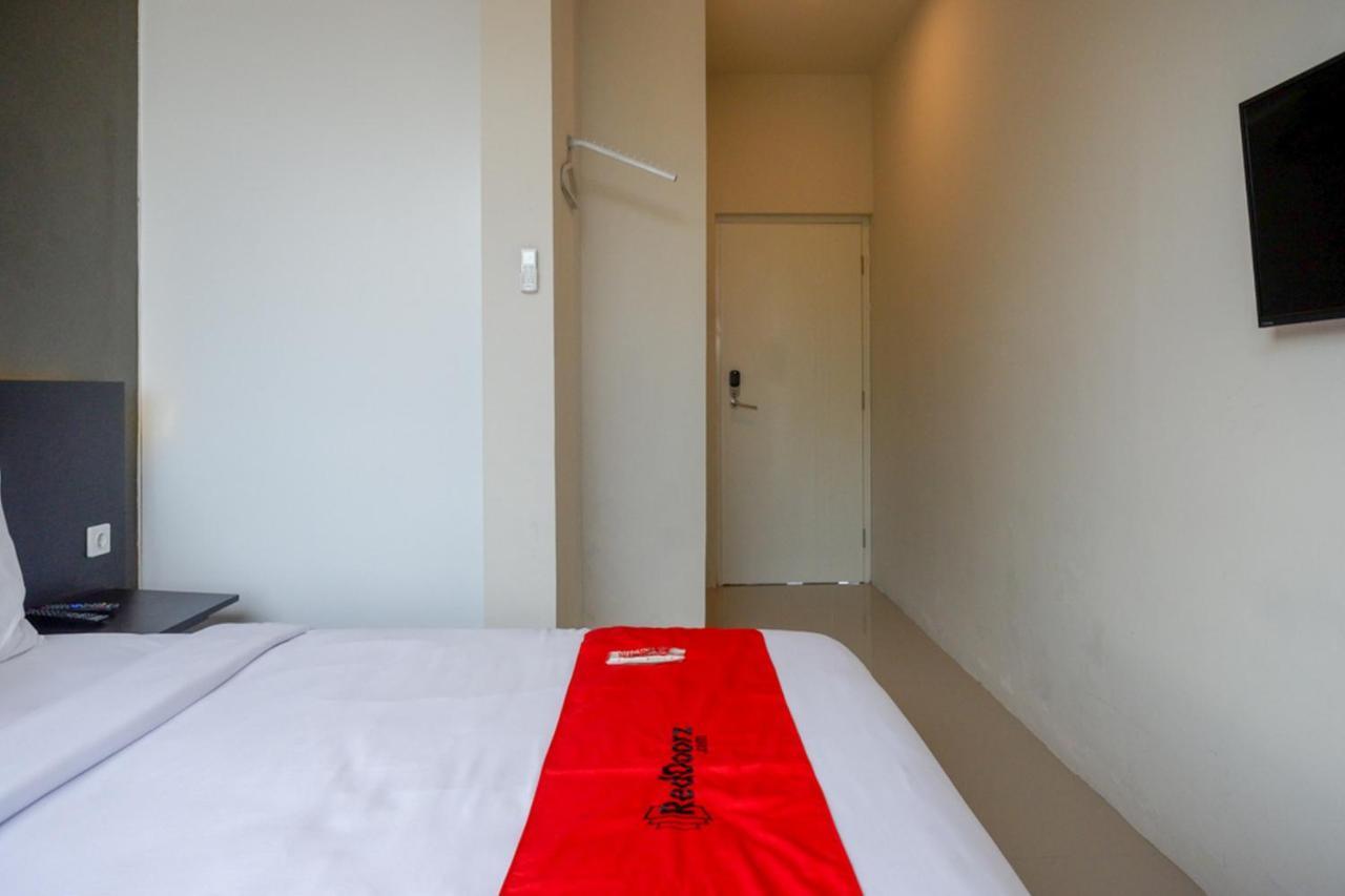 Reddoorz Plus Near Solo Baru ภายนอก รูปภาพ