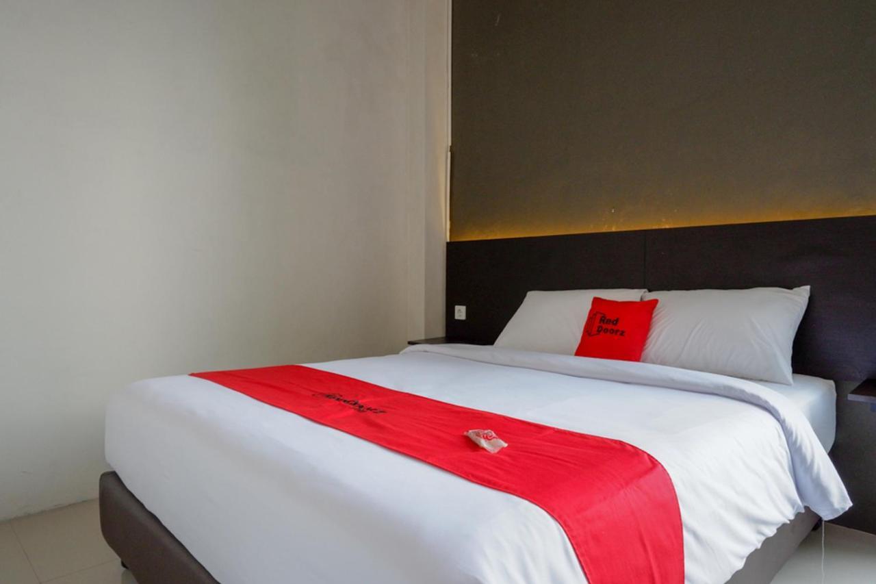 Reddoorz Plus Near Solo Baru ภายนอก รูปภาพ