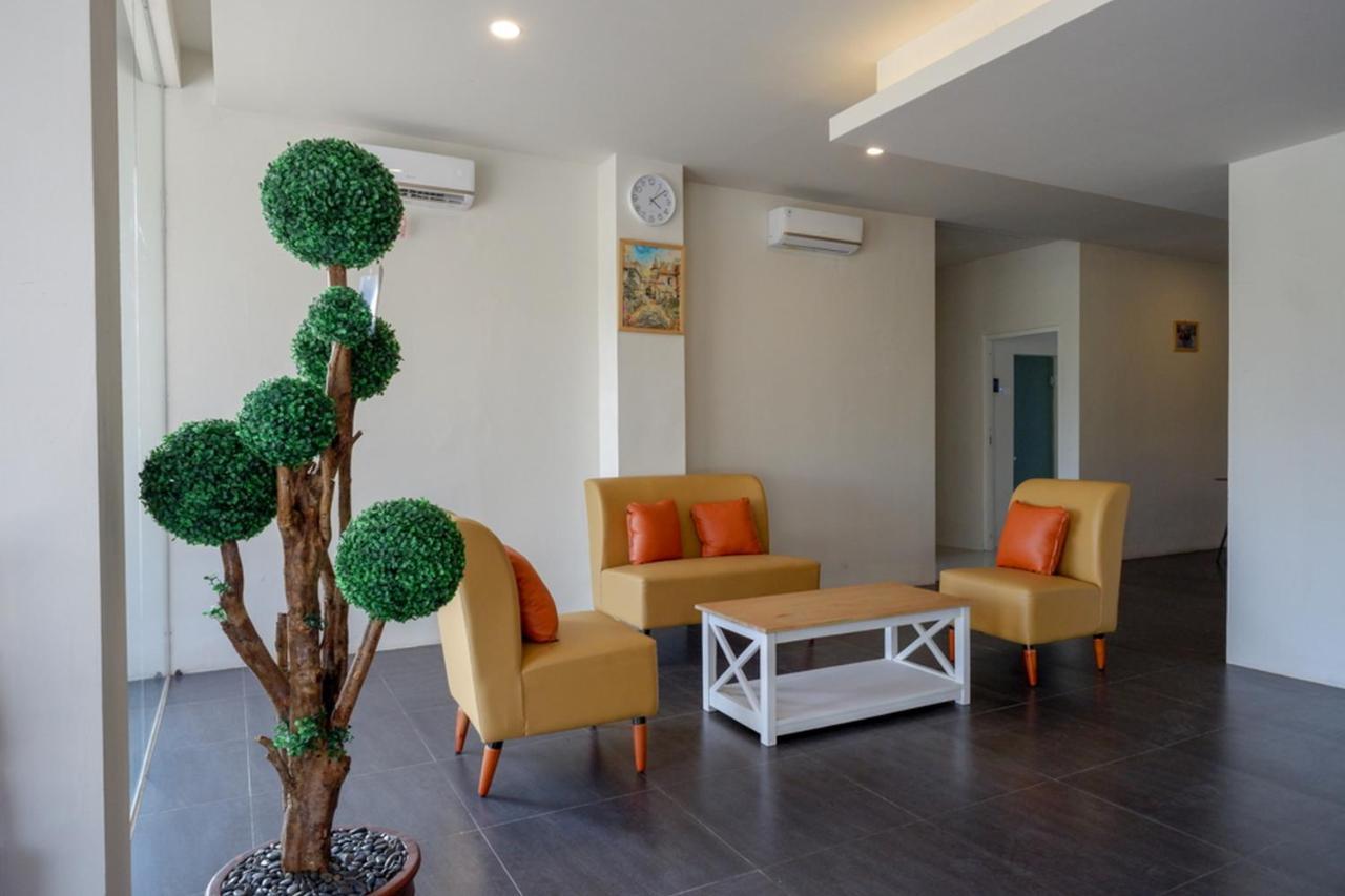 Reddoorz Plus Near Solo Baru ภายนอก รูปภาพ