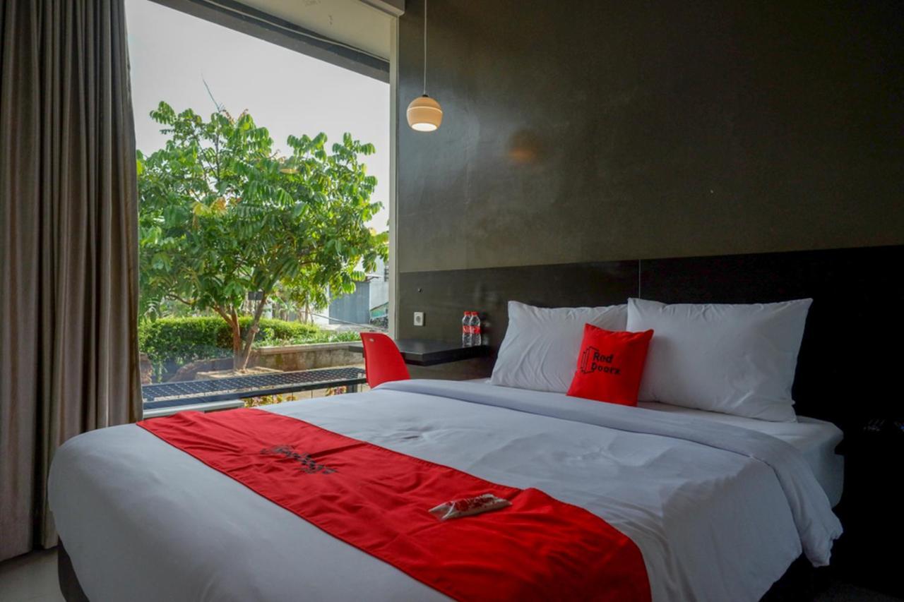 Reddoorz Plus Near Solo Baru ภายนอก รูปภาพ