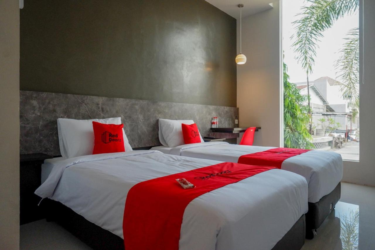 Reddoorz Plus Near Solo Baru ภายนอก รูปภาพ