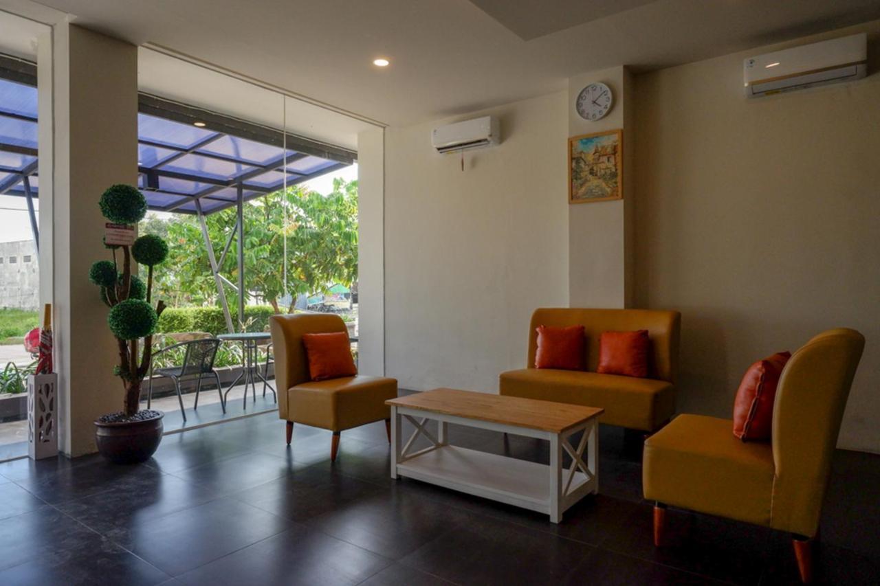 Reddoorz Plus Near Solo Baru ภายนอก รูปภาพ
