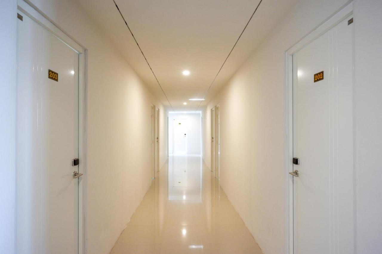 Reddoorz Plus Near Solo Baru ภายนอก รูปภาพ