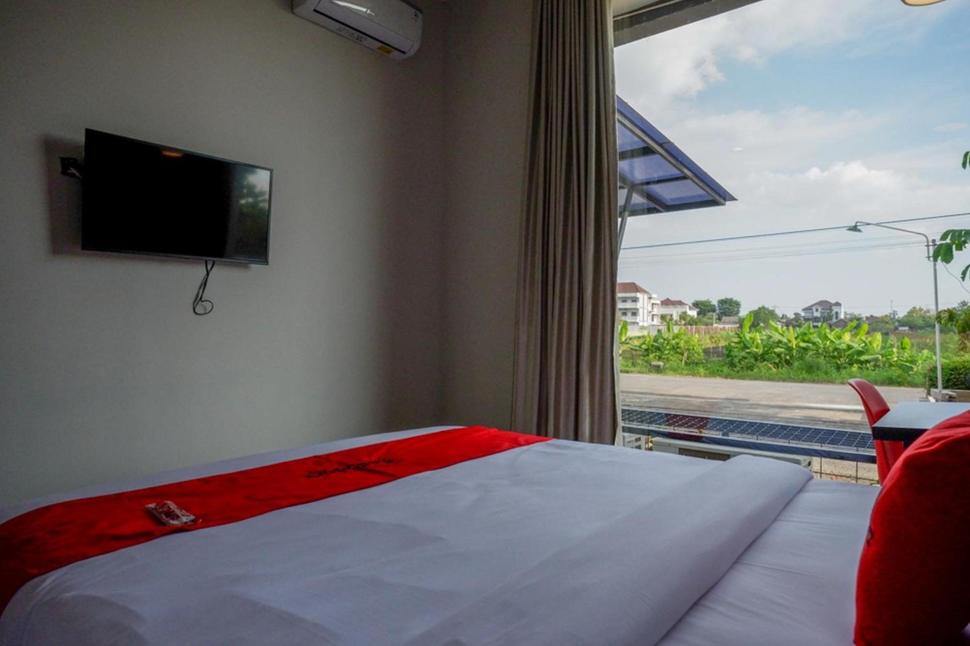 Reddoorz Plus Near Solo Baru ภายนอก รูปภาพ