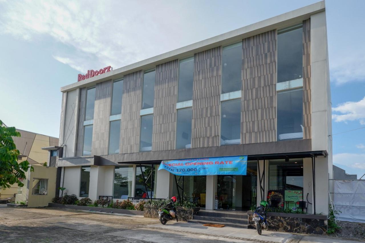 Reddoorz Plus Near Solo Baru ภายนอก รูปภาพ