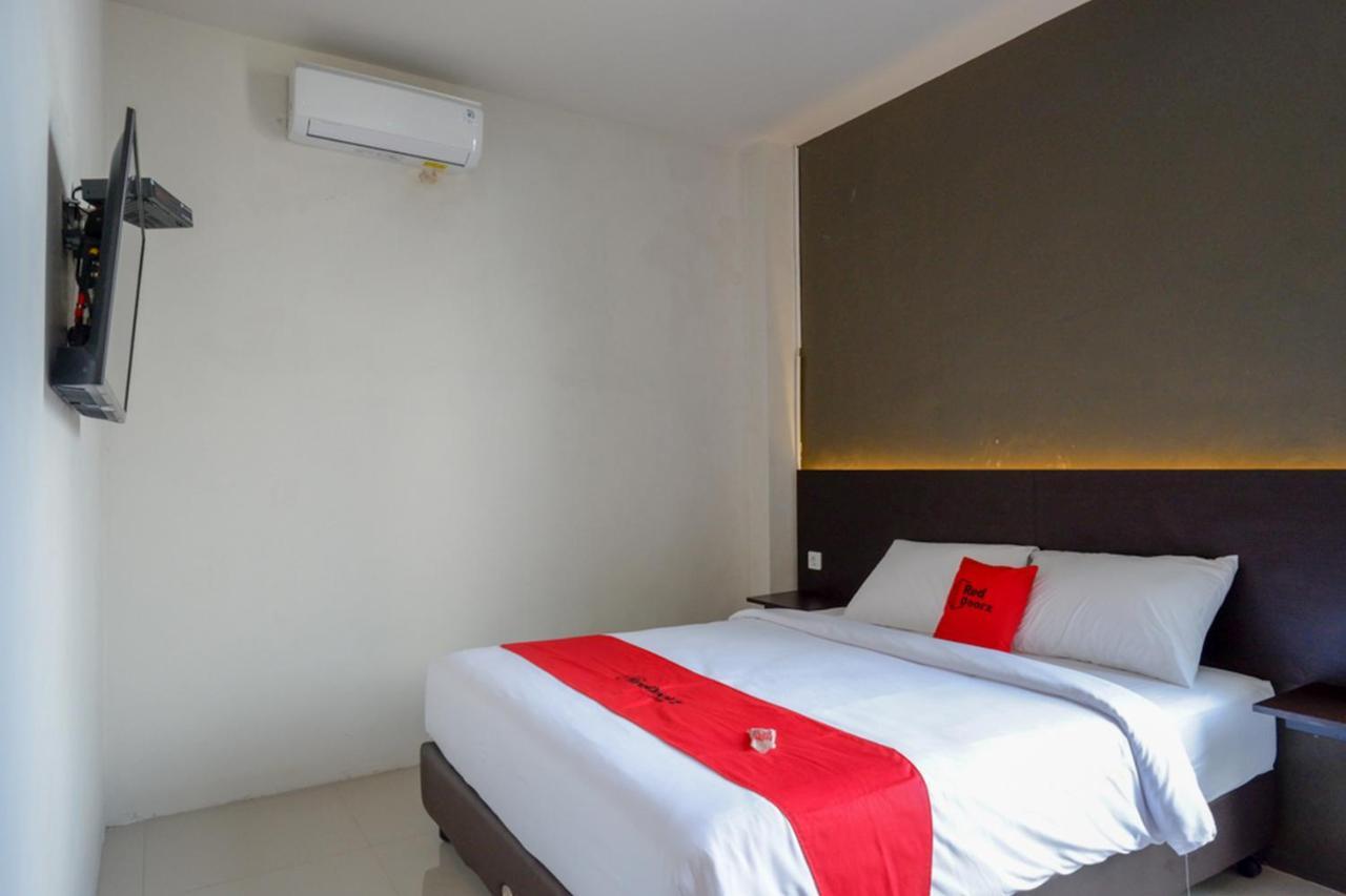 Reddoorz Plus Near Solo Baru ภายนอก รูปภาพ
