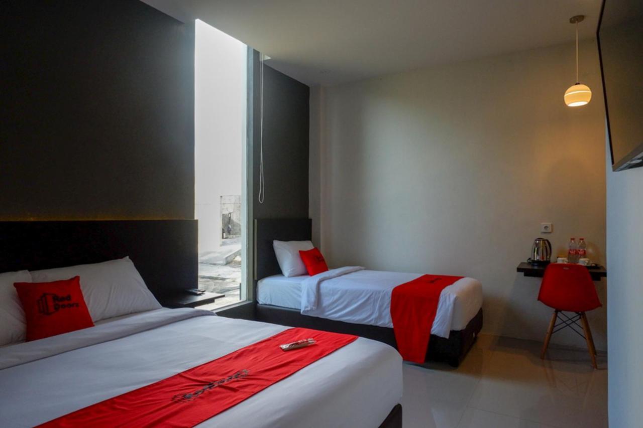 Reddoorz Plus Near Solo Baru ภายนอก รูปภาพ