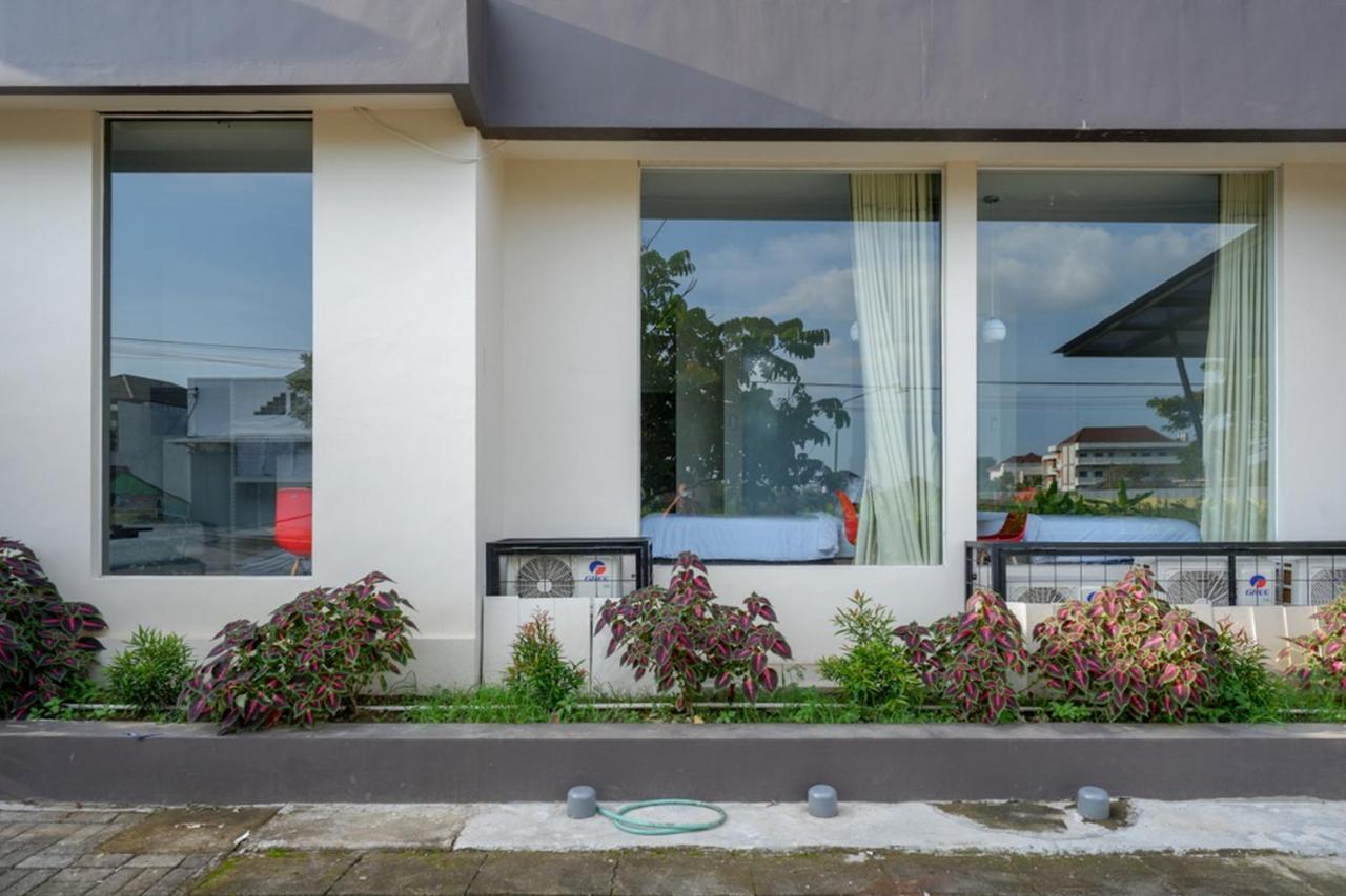 Reddoorz Plus Near Solo Baru ภายนอก รูปภาพ